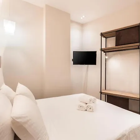 Apartment Bauhaus Luxury Suites 203 8' To Panepistimio Metro Athens