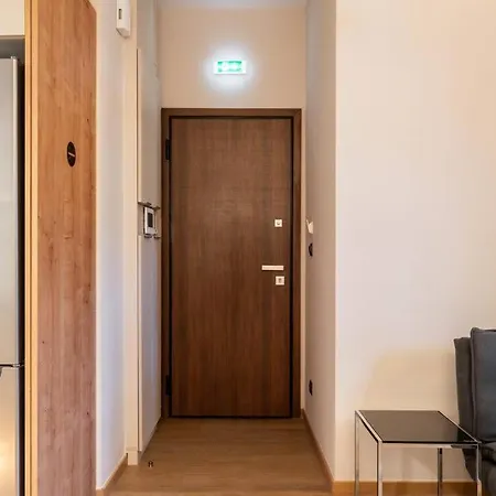 Bauhaus Luxury Suites 203 8' To Panepistimio Metro Apartment