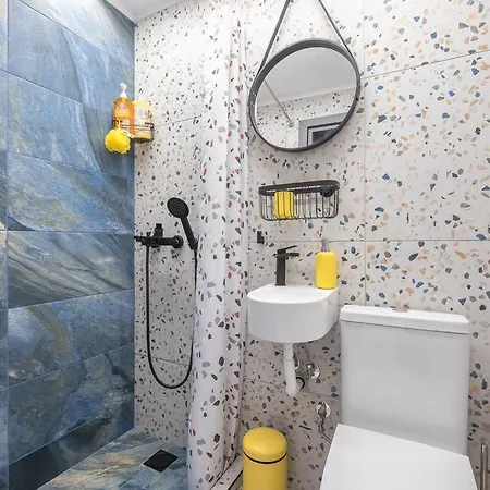 Tiny Apartment *