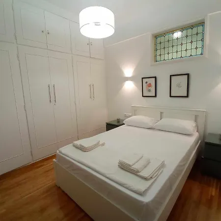 Parthenon Retreat Apartment