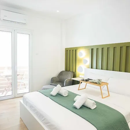 The Olive - Renovated Penthouse - Kipseli Athens