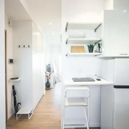 The Olive - Renovated Penthouse - Kipseli Apartment