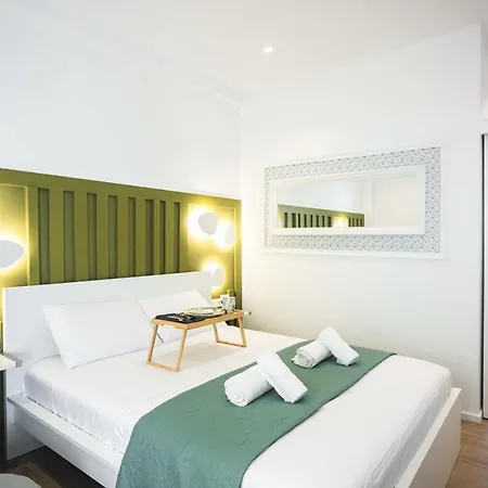 The Olive - Renovated Penthouse - Kipseli *