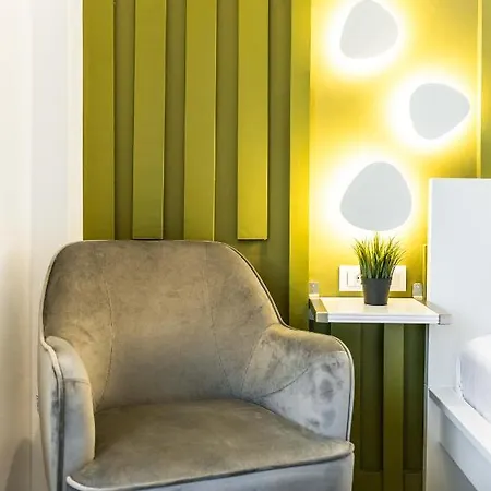 Apartment The Olive - Renovated Penthouse - Kipseli Athens