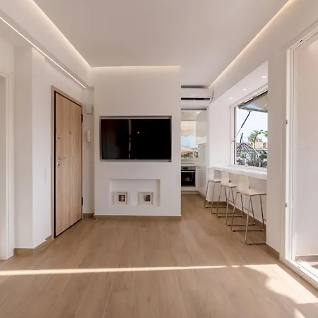 Terrace House For Festive Fun Athen