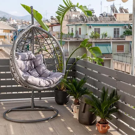 Terrace House For Festive Fun *