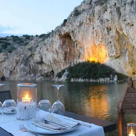 Seaside Beauty 5 Min Vouliagmeni