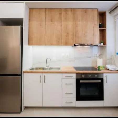 Apartment Brand New Nearby Metro Athens