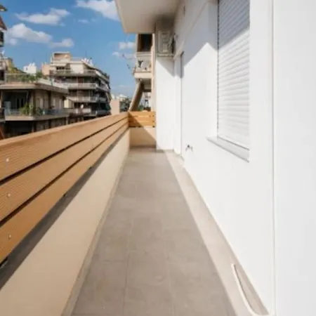 Brand New Nearby Metro * Αθήνα