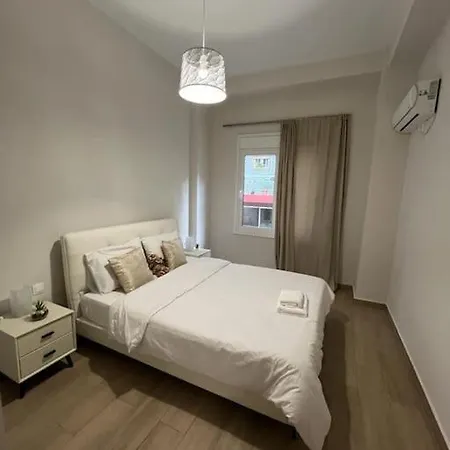 Cozy New Nearby Metro Athens