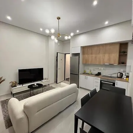 Apartment Cozy New Nearby Metro