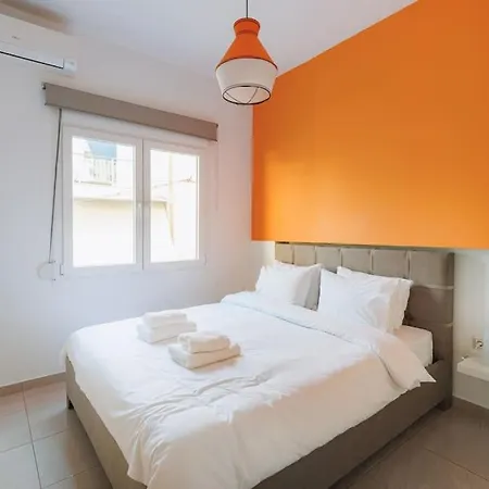 Colourful Cosy At Panormou Metro Station Apartment Athens