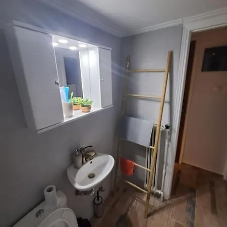 Appartement Chic Comfort: Where Cozy Meets Professional Athènes