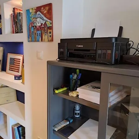 Chic Comfort: Where Cozy Meets Professional Appartement Athènes