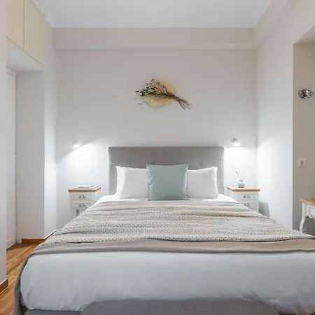 Elegance In Koukaki 5-minute Away To Acropolis Apartment