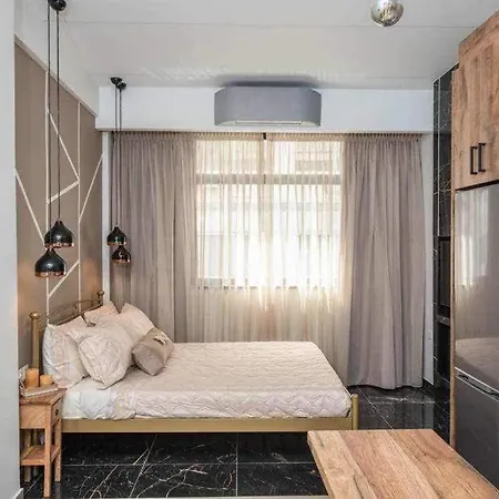 Apartment Flat In Next To Metro St! *