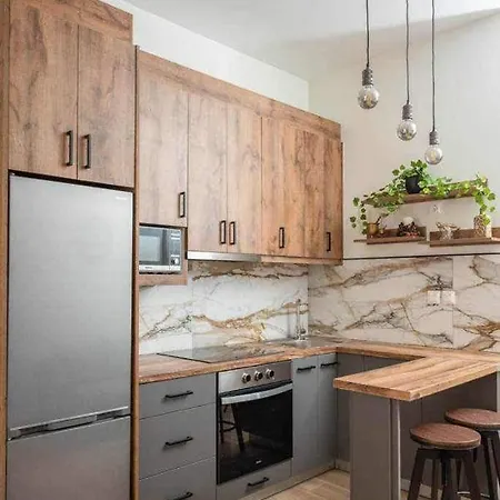 Flat In Next To Metro St! Apartment