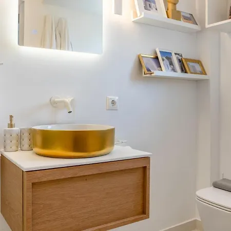 Apartment The Owl - Stylish Penthouse - Gazi 1bdrm *