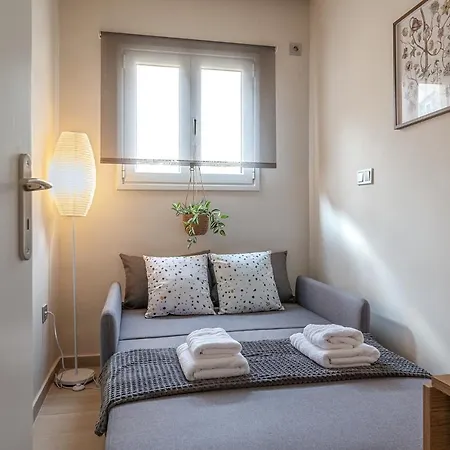 Modern Center - Hilton Area/ilisia *