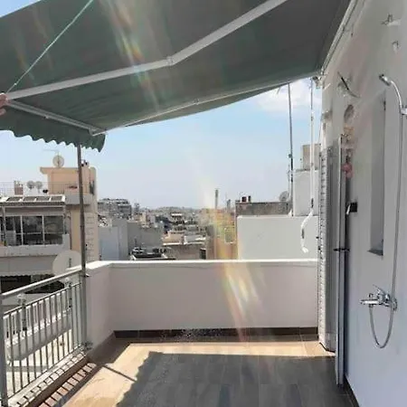 Rooftop Acropolis * Athen