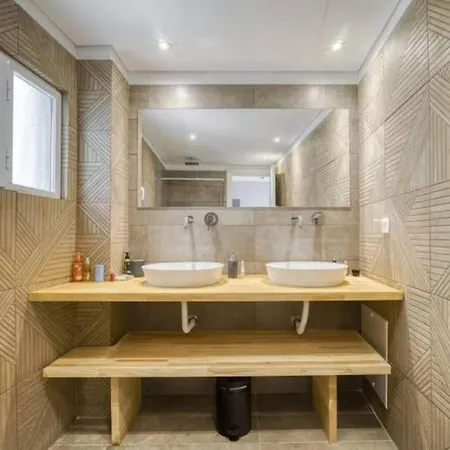 Apartment Charming 1 Bedroom Near The Center *