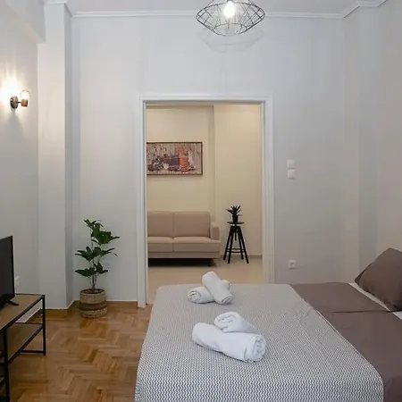Elegant Two Bedroom Apartment *