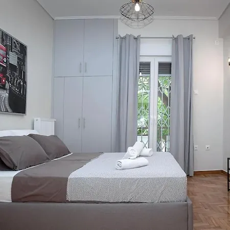 Elegant Two Bedroom Apartment Athens