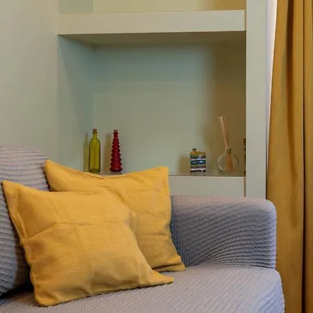 Haven: 1-br, *