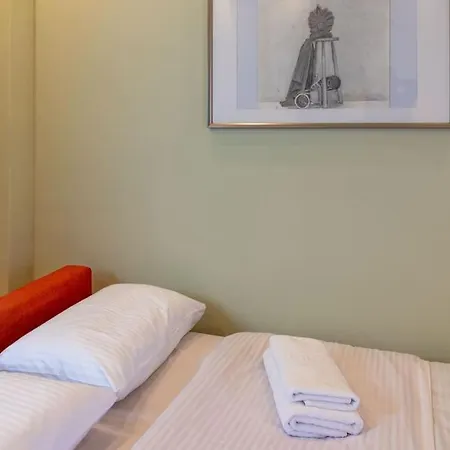 Haven: 1-br, Apartment