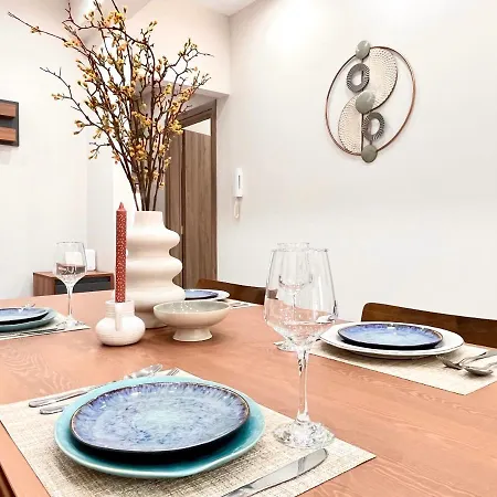Apartment House Near Center *