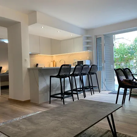 Livas Voula Garden Holiday home *