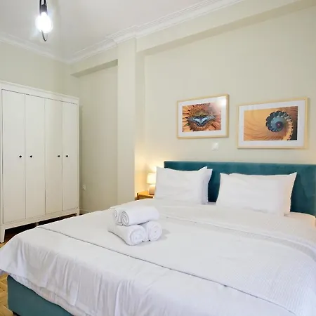 Apartment Modern Comfort Meets Bohemian Vibes In Exarcheia