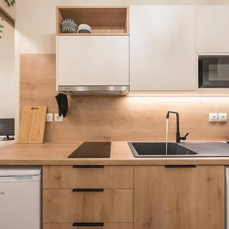 Stylish In The Heart Of Apartment Athens