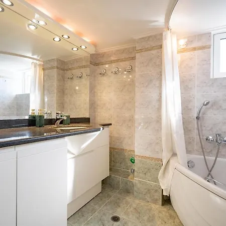Glyfada 3 Bedrooms 6 Persons By Mps Apartment *