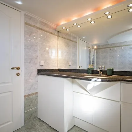 Glyfada 3 Bedrooms 6 Persons By Mps *