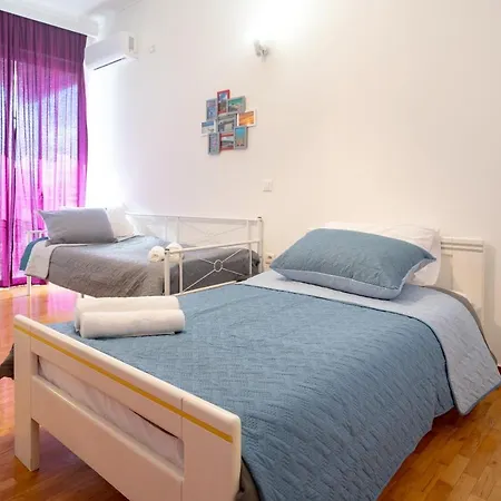 Glyfada 3 Bedrooms 6 Persons By Mps