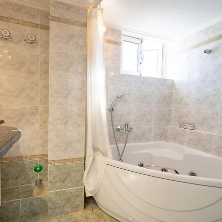 Glyfada 3 Bedrooms 6 Persons By Mps Apartment *