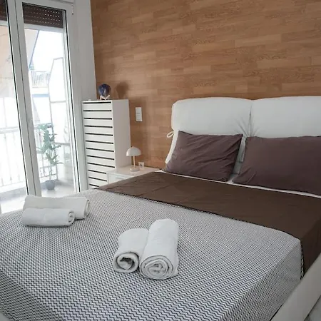 Spacious In Pagkrati *