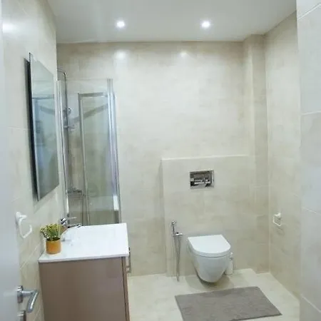 Spacious In Pagkrati