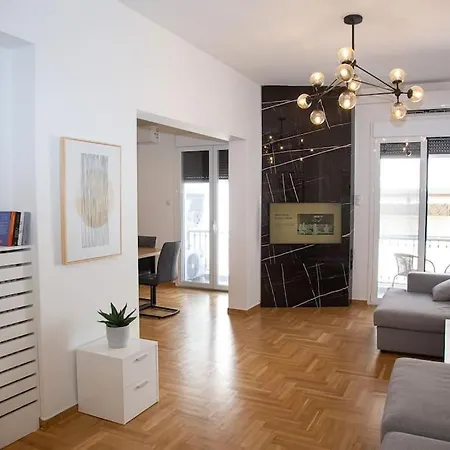Apartment Spacious In Pagkrati Athens