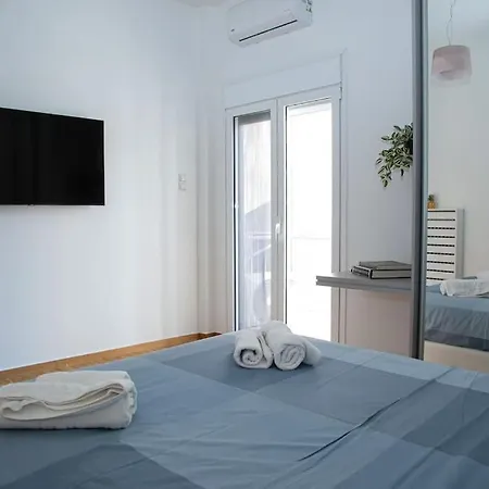 Spacious In Pagkrati Apartment