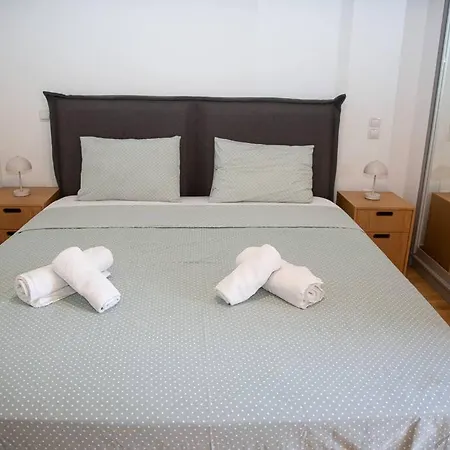 Spacious In Pagkrati *