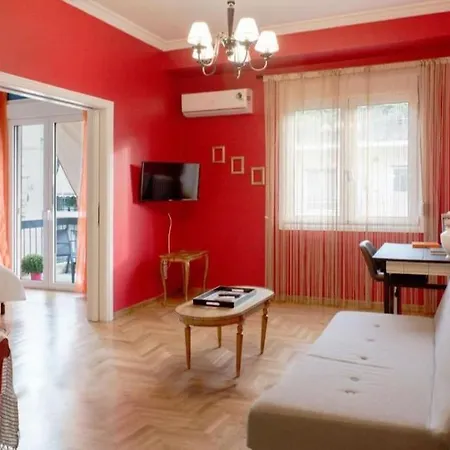 Casa De Colores, Next To The Metro