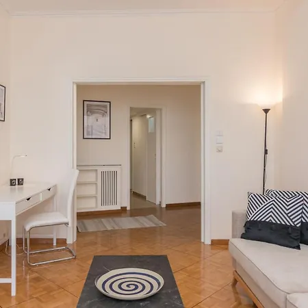 Phaedrus Living: Center Flat Michalakopoulou Apartment