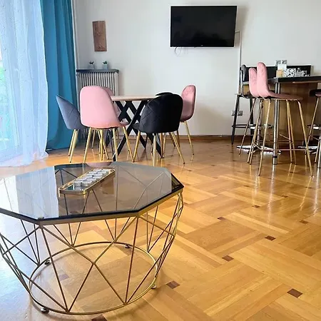 Amazing Huge Bright Full 3bdr Inacropolis *