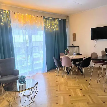 Amazing Huge Bright Full 3bdr Inacropolis *