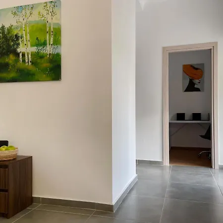 Apartament 3-bedroom Millennial In The City Center Ateny