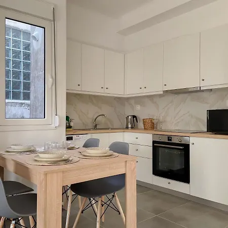 3-bedroom Millennial In The City Center Apartament