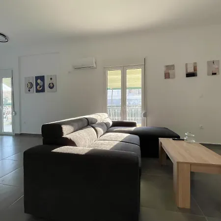 3-bedroom Millennial In The City Center Appartamento *