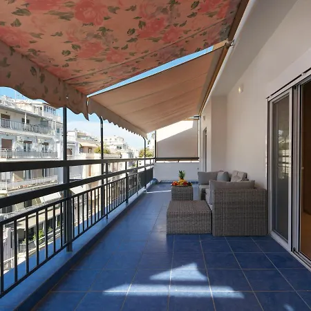 Kolonaki Cozy Penthouse Apartment Athens